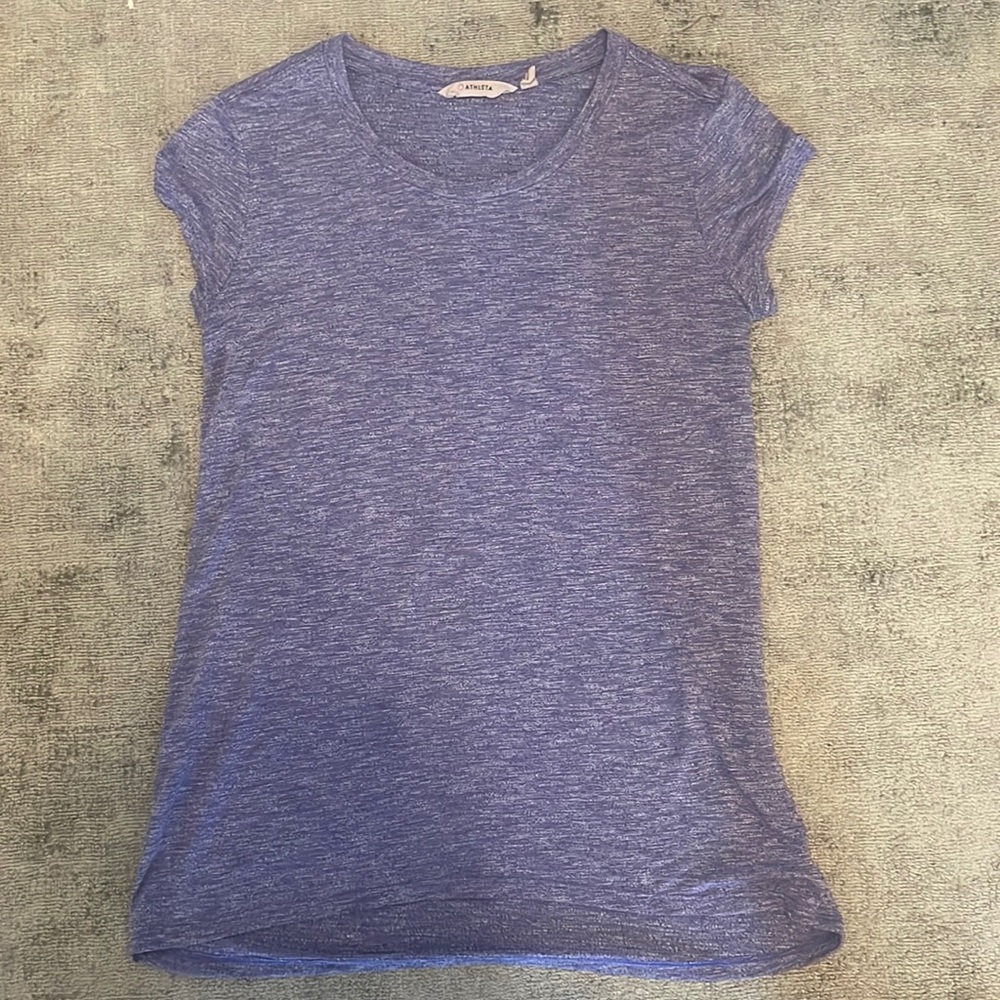 Athleta gently used workout shirt